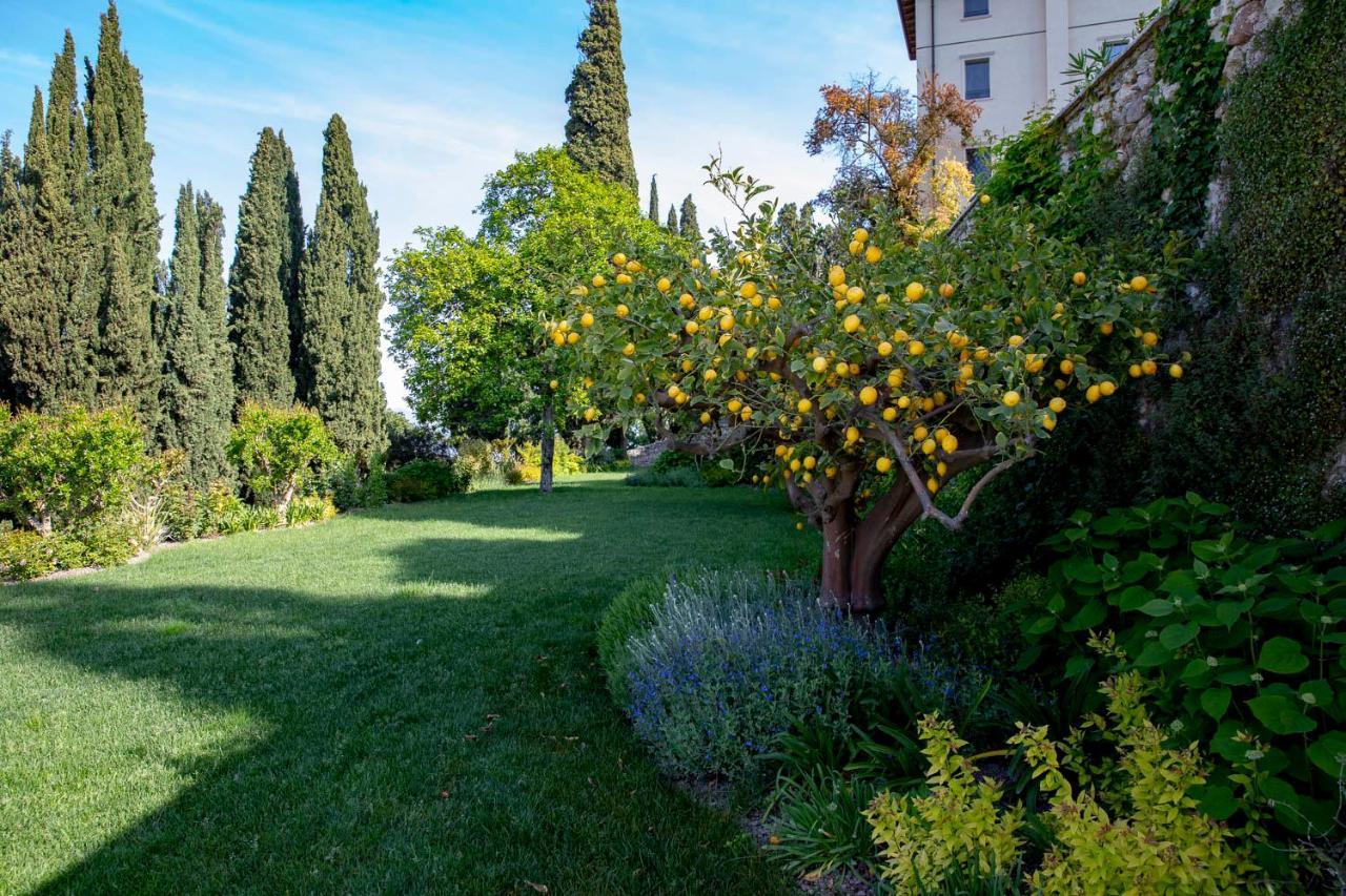 Eremus Relais Aparthotel Lonato Exteriör bild