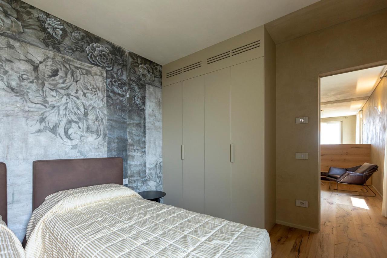 Eremus Relais Aparthotel Lonato Exteriör bild