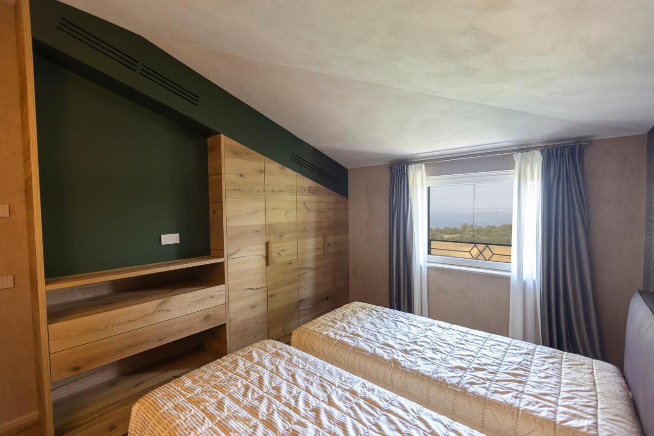 Eremus Relais Aparthotel Lonato Exteriör bild