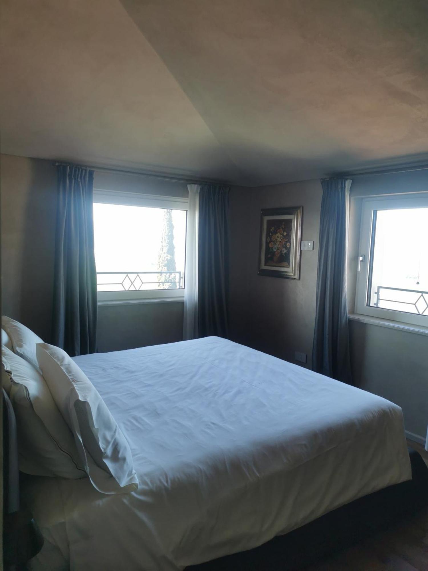 Eremus Relais Aparthotel Lonato Exteriör bild